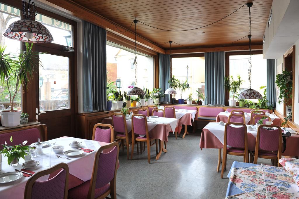 Hotel Gruener Baum Pommersfelden Екстер'єр фото