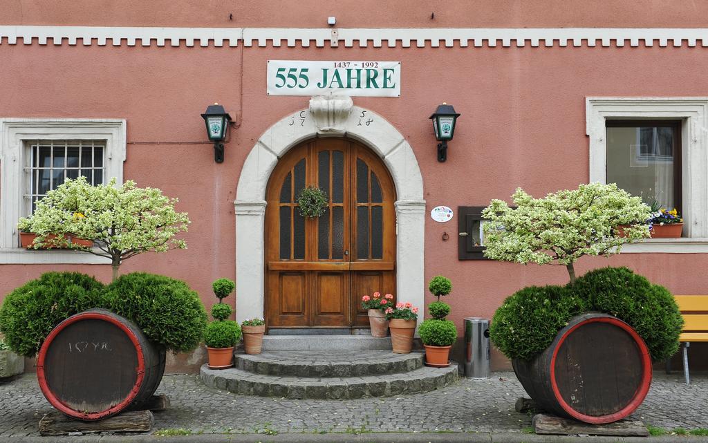 Hotel Gruener Baum Pommersfelden Екстер'єр фото